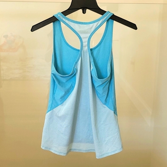 Cute women's tank top.  Size S - Picture 2 of 11